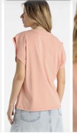 camiseta-lois-jeans-melocoton-yuliya.jpg