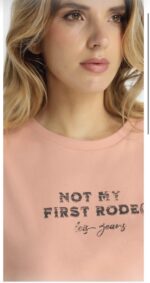 camiseta-lois-jeans-melocoton-yuliya.jpg